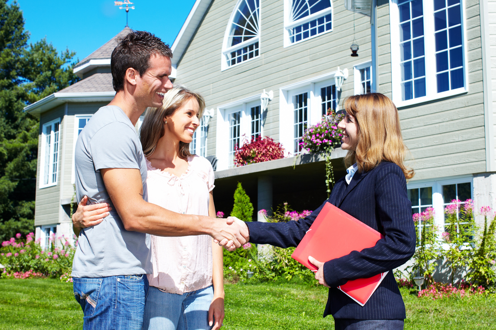 Pros and Cons of Becoming a Real Estate Agent in South Carolina