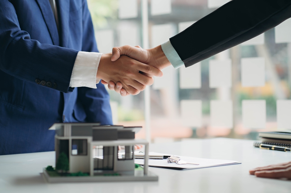 Pros and Cons of Being A Realtor